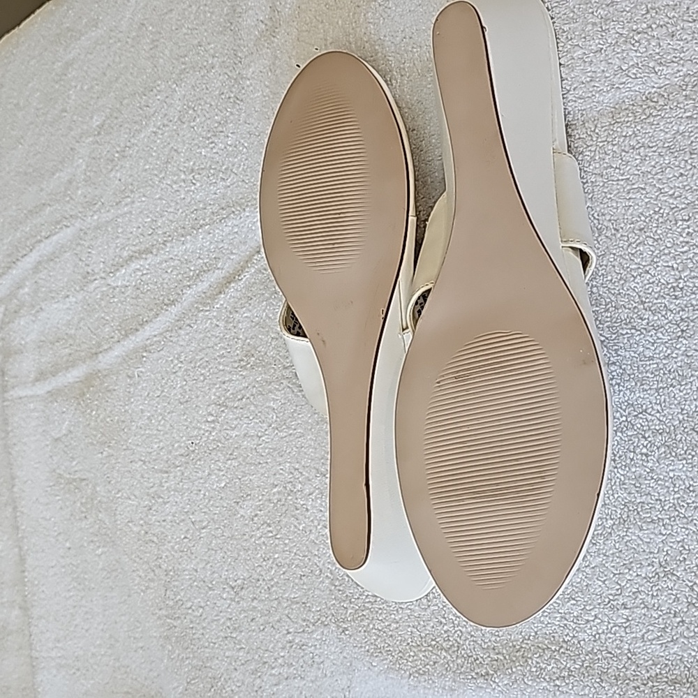BOSTON DESIGN STUDIO SANDLES - Picture 2 of 4